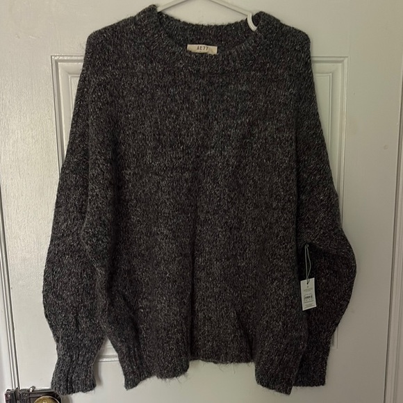 AE77 Crew Neck Sweater - Picture 1 of 2